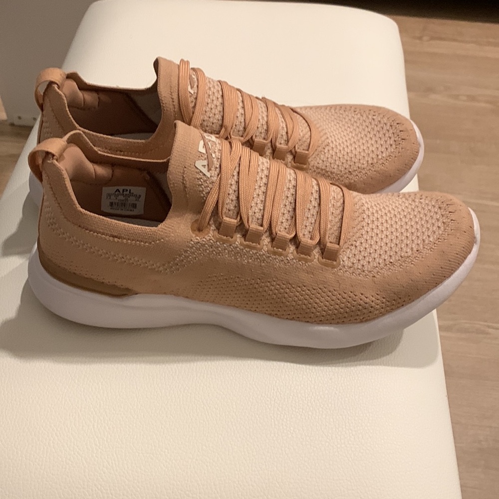 APL Women's TechLoom Breeze in caramel
